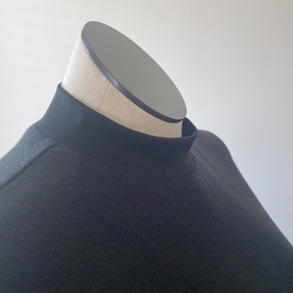 Abound sweater crop teddy bear long
sleeve crew neck NWT top black Sz Small - Picture 5 of 9